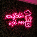 Mutfakta Aşk Var